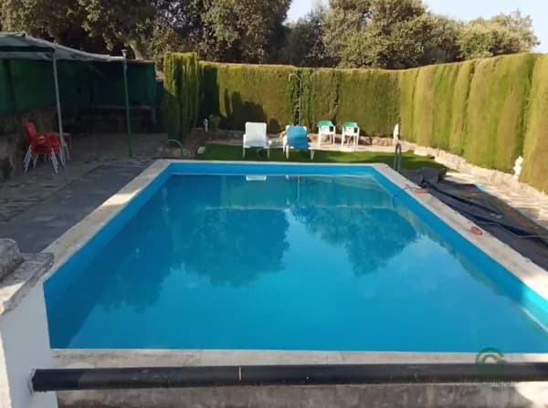 Finca de recreo de 0,55 ha en venta en Cáceres