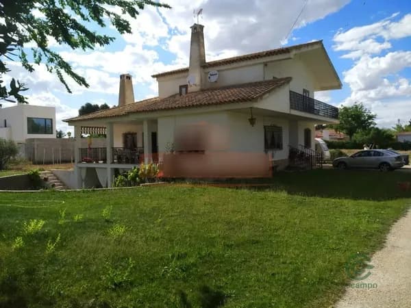 Casa de 0,28 ha en venta en Albacete, Albacete