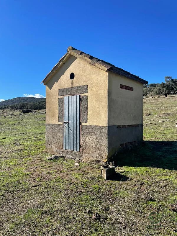 Finca ganadera de 250 ha en venta en Cáceres