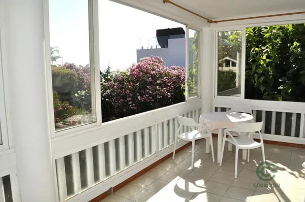 Casa de 0,0085 ha en venta en Denia, Alicante