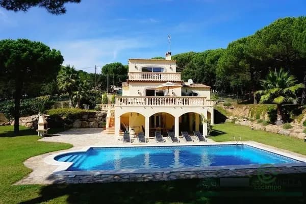 Casa de 0,35 ha en venta en Santa cristina d´aro, Girona