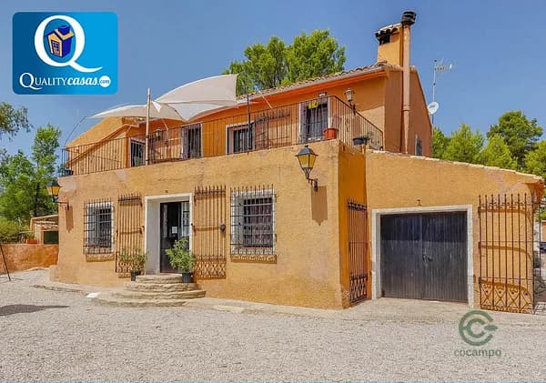 Finca de recreo de 0,2 ha en venta en Aigues, Alicante
