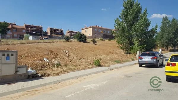 Terreno urbano de 0,028 ha en venta en El casar, Guadalajara