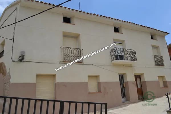 Casa de 0,042 ha en venta en Ausejo, La rioja