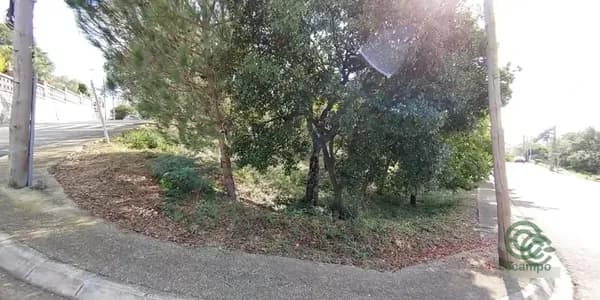 Terreno urbano de 0,086 ha en venta en Bescano, Girona