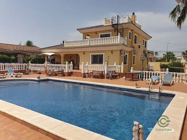 Casa de 0,104 ha en venta en Torrevieja, Alicante