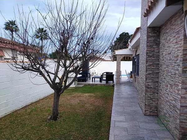 Casa de 0,05 ha en venta en Chiclana de la frontera, Cadiz