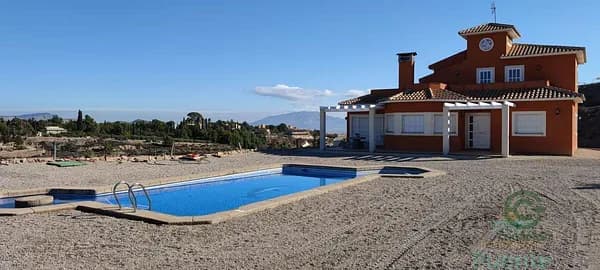 Casa de 0,5 ha en venta en Totana, Murcia