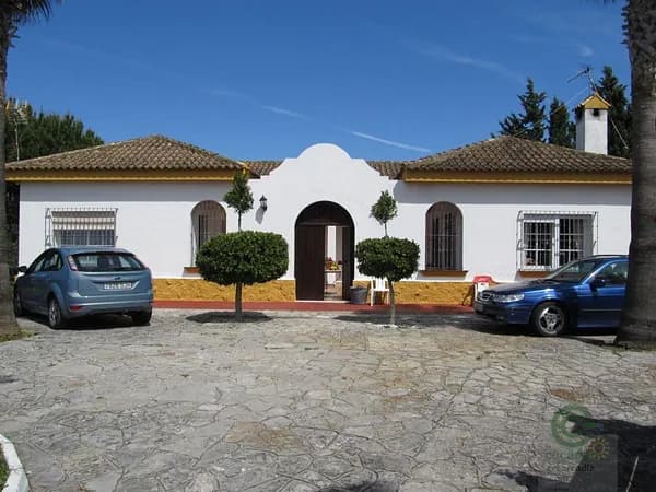 Rustic property of 4 ha for sale in Cadiz