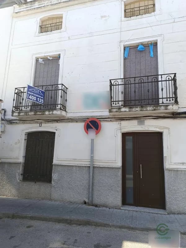 Casa de 0,0182 ha en venta en Alburquerque, Badajoz