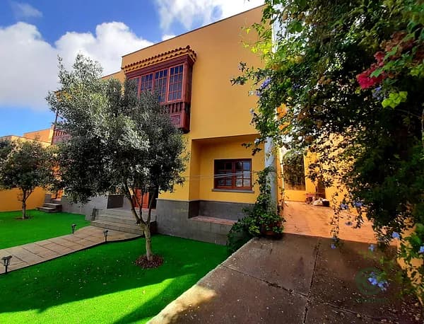 Casa de 0,05 ha en venta en Arucas, Las palmas