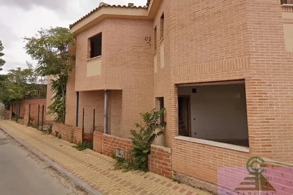 Casa de 0,0988 ha en venta en Dosbarrios, Toledo