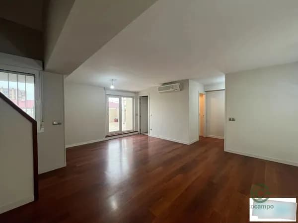 Casa de 0,0062 ha en venta en Pamplona, Navarra