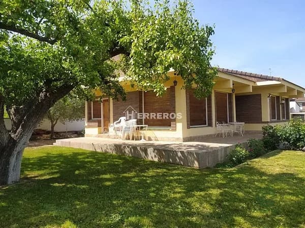 Finca rústica de 0,1 ha en venta en Lardero, La rioja