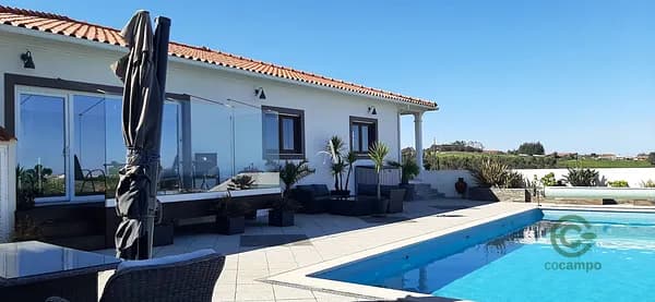 Casa de 0,3957 ha en venta en Alcobaça e vestiaria, Leiria