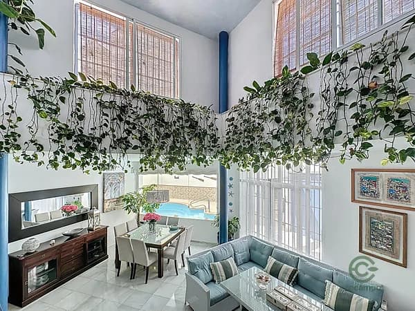 Casa de 0,06 ha en venta en Almería