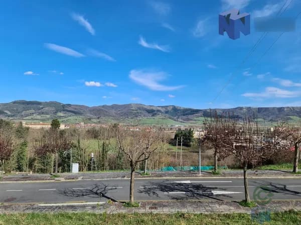 Terreno urbano de 0,05 ha en venta en Urduña-orduña, Bizkaia-vizcaya