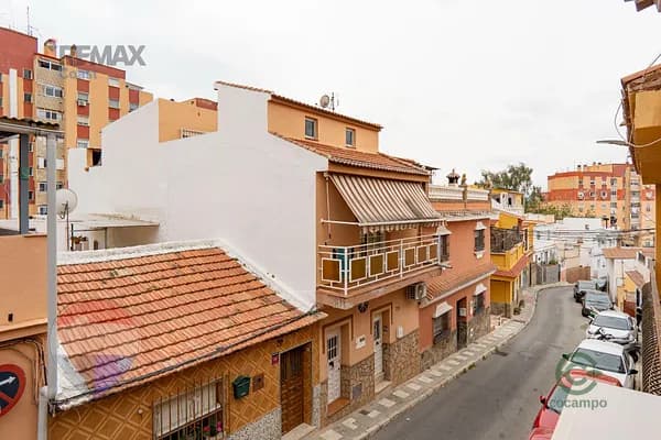 Casa de 0,0124 ha en venta en Málaga, Malaga