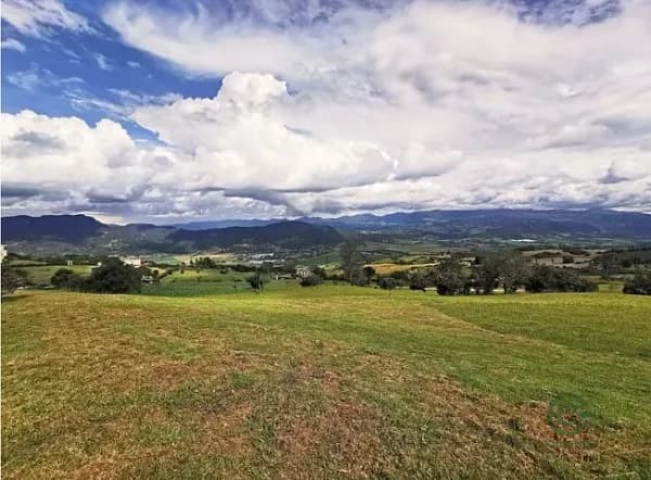 Terreno urbano de 0,18 ha en venta en Cundinamarca