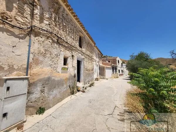 Casa de 0,02 ha en venta en Albánchez, Almería