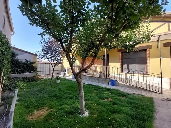 Casa de 0,025 ha en venta en Villanueva del aceral, Avila