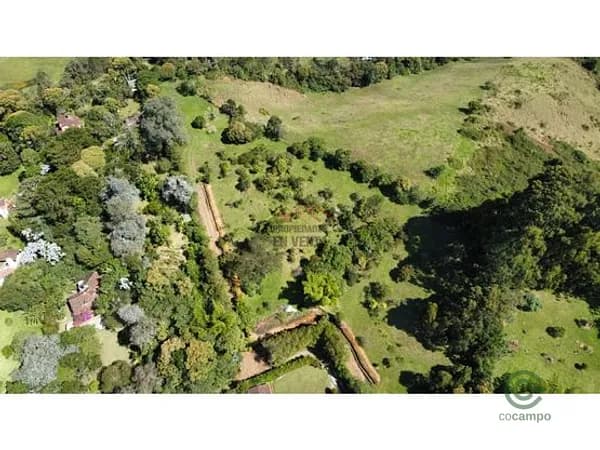 Terreno urbano de 0,3333 ha en venta en Antioquia