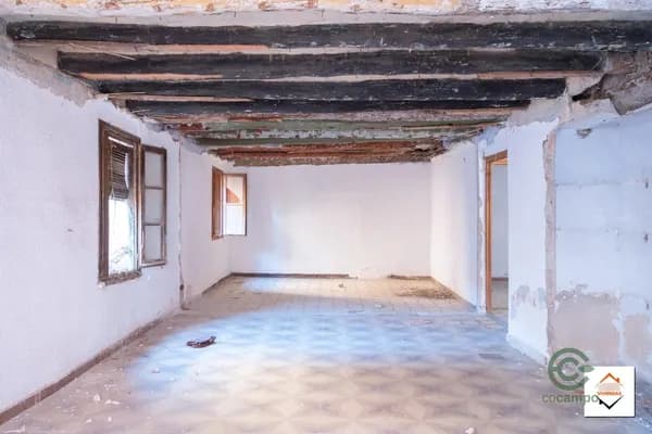 Casa de 0,027 ha en venta en Utebo, Zaragoza