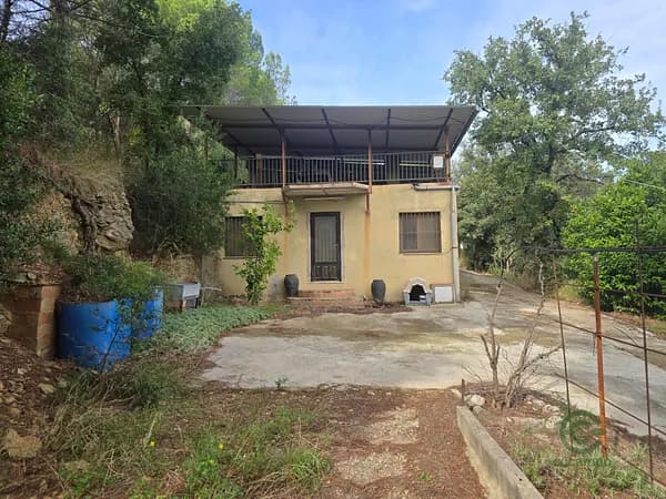 Finca rústica de 0,71 ha en venta en Esparreguera, Barcelona