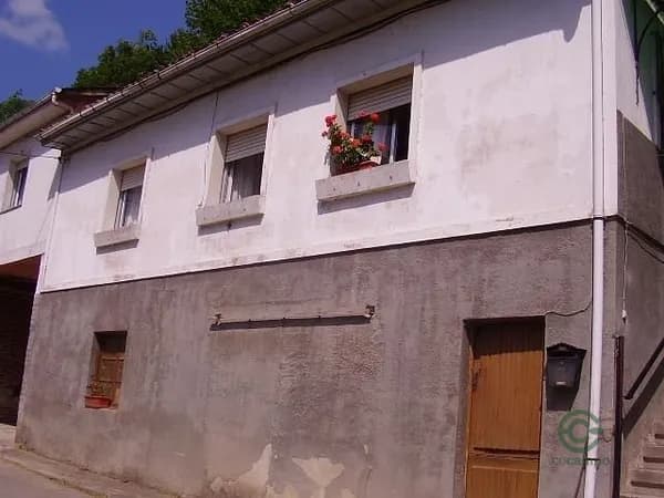 Finca rústica de 0,02 ha en venta en Belmonte de miranda, Asturias