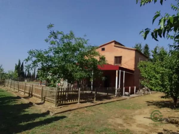 Finca rústica de 0,85 ha en venta en Lérida