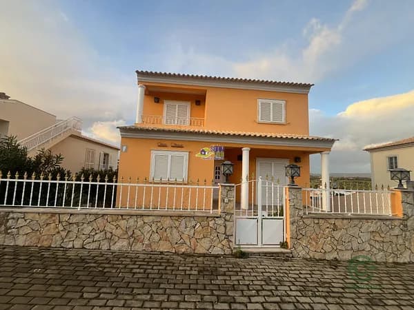 Casa de 0,039 ha en venta en Silves, Faro