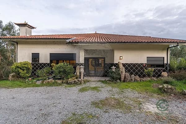 Casa de 0,4 ha en venta en Póvoa de lanhoso norte, Braga