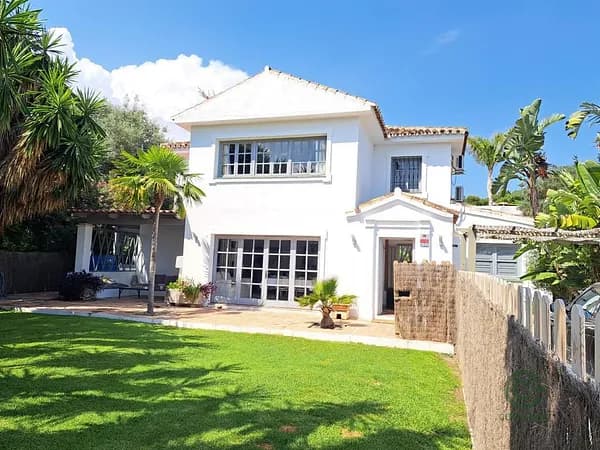 Casa de 0,2 ha en venta en Estepona, Malaga