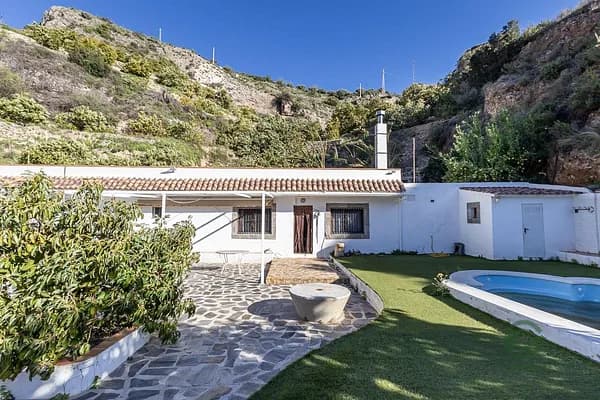 Finca rústica de 0,5536 ha en venta en Los guajares, Granada