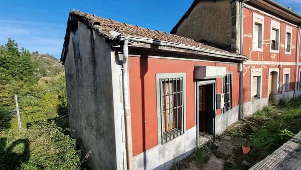 Casa de 0,005 ha en venta en Langreo, Asturias