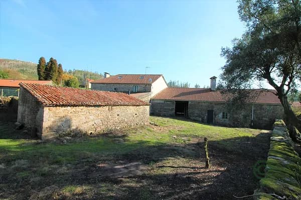 Finca rústica de 0,0747 ha en venta en Santiago de compostela, A coruña