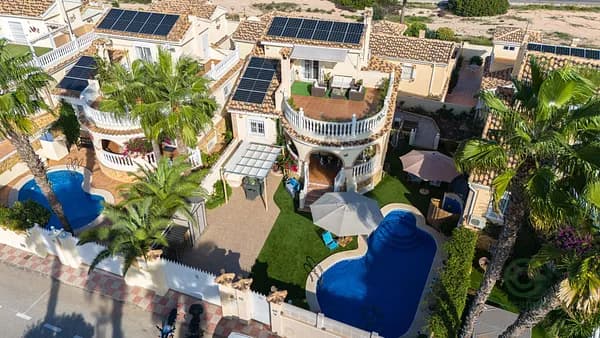 Casa de 0,038 ha en venta en Gran alacant, Alicante