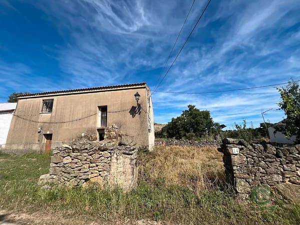 Rustic property of 0,03 ha for sale in Caceres