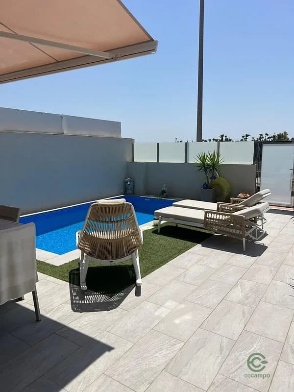 Casa de 0,013 ha en venta en Daya nueva, Alicante