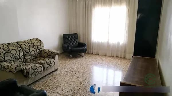 Casa de 0,0833 ha en venta en Caudete, Albacete