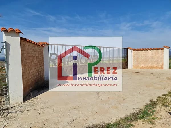 Finca rústica de 14 ha en venta en Toledo