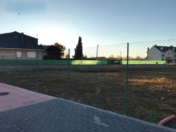 Terreno urbano de 0,13 ha en venta en Cubillos del sil, Leon