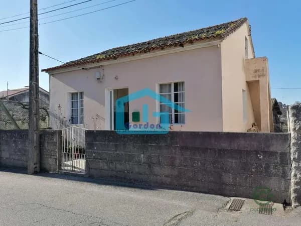 Casa de 0,1321 ha en venta en Cambados, Pontevedra