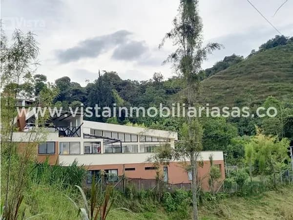 Casa de 0,1 ha en venta en Caldas