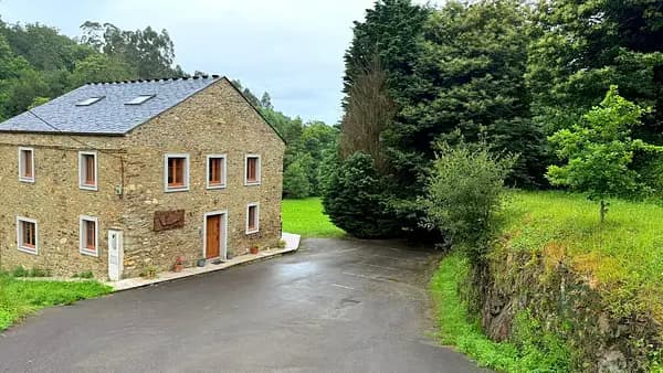 Finca de recreo de 0,5 ha en venta en Asturias
