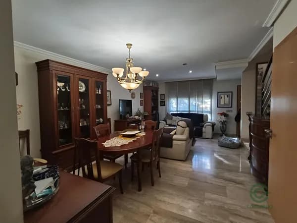 Casa de 0,021 ha en venta en Castellón, Castellón