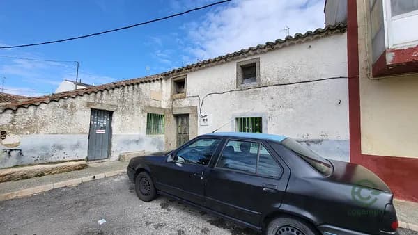 Casa de 0,012 ha en venta en Tornadizos de avila, Avila