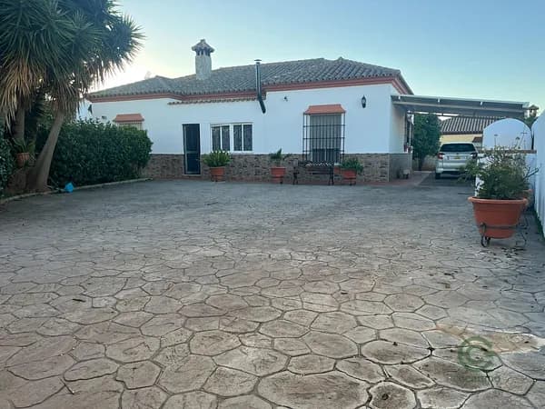 Casa de 0,2 ha en venta en Chiclana de la frontera, Cadiz