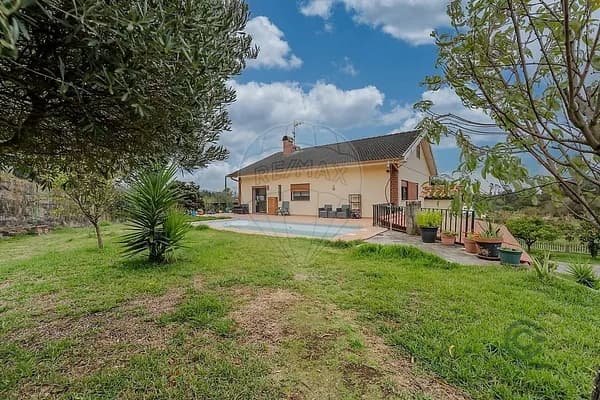 Casa de 0,2109 ha en venta en Valença, Viana do castelo