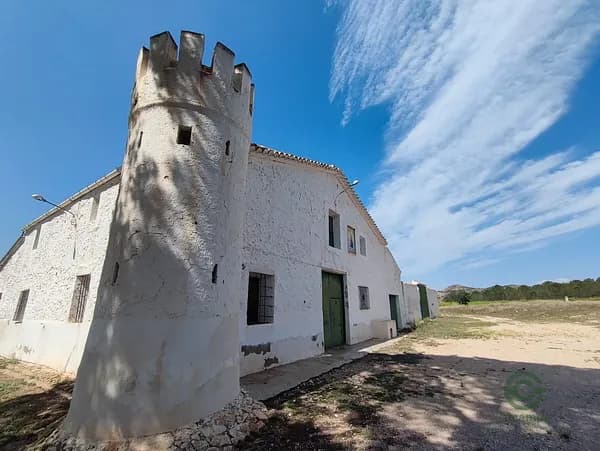 Finca rústica de 321 ha en venta en Yecla, Murcia